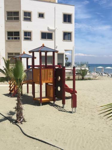 Larnaca Beach Apartment 1a