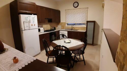 Alkaeos Holiday Rooms & Apartments