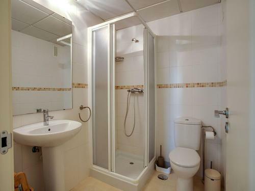 Beautiful Apartment In Roquetas de Mar With Swimming Pool