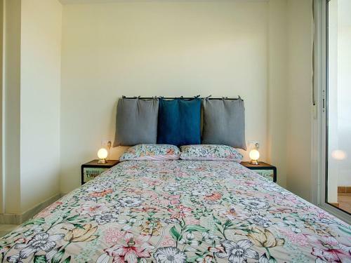 Beautiful Apartment In Roquetas de Mar With Swimming Pool