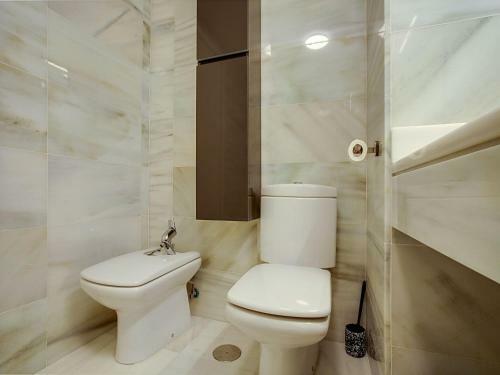 Beautiful Apartment In Roquetas de Mar With Swimming Pool