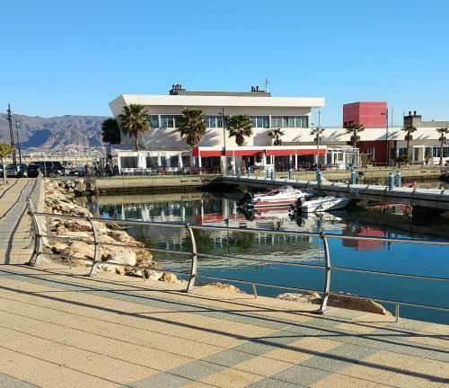 Apartamento En Puerto De Roquetas De Mar