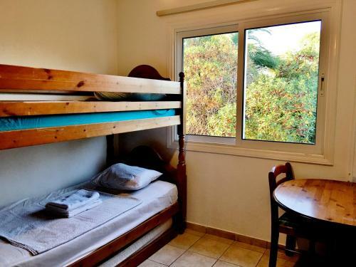 First Line Spacious House / 20m To The Beach!