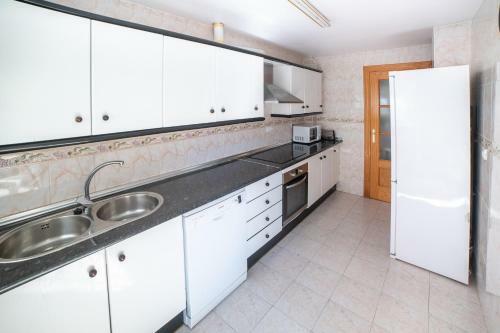 Apartamento Con Piscina Y Terraza A 50 Metros de La Playa