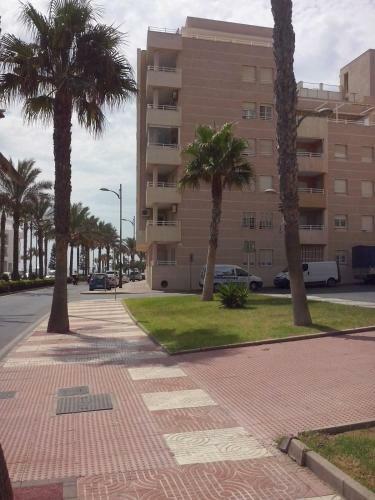 Apartamento Con Piscina Y Terraza A 50 Metros de La Playa