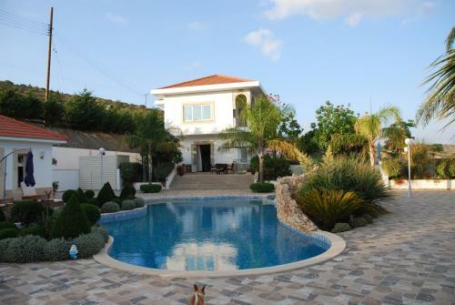 Kaminia Country Villa & Guest House