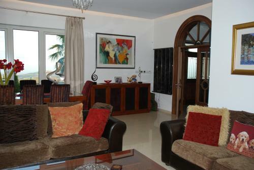 Kaminia Country Villa & Guest House