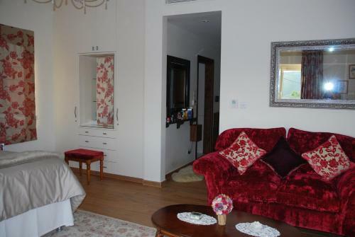 Kaminia Country Villa & Guest House