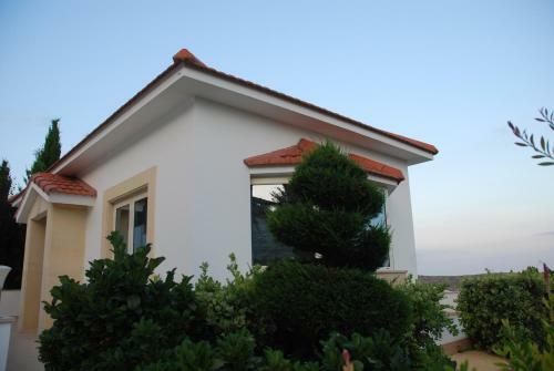 Kaminia Country Villa & Guest House