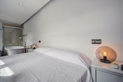 Wonderful Views In Luxury Apartment