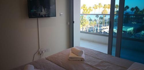 Apartamento Horizon Luxury Suite At Finikoudes Beach 303
