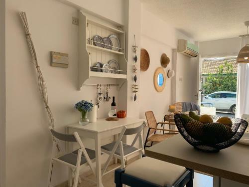 Apartamento Romy's 1-br Apt By The Beach