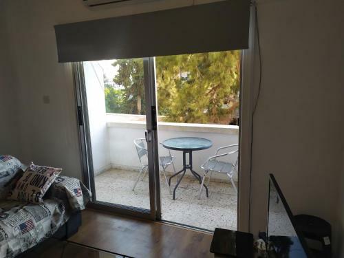 Cozy 2 Bedroom Apartment