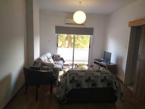 Cozy 2 Bedroom Apartment