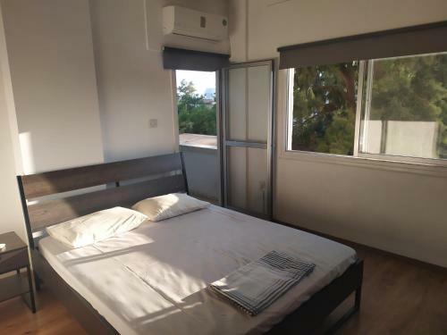 Cozy 2 Bedroom Apartment