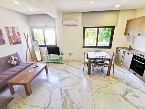 Mimi's Sunny Beach Apartment