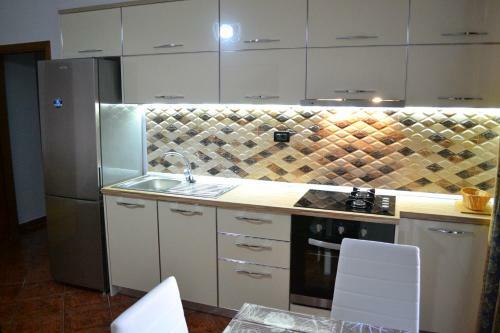 Kela's Central 5 Bd Apartment