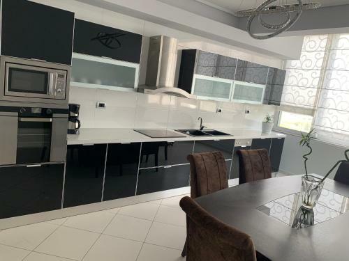 Sea La Vie Apartment