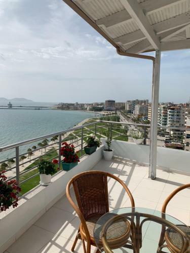 Sea La Vie Apartment
