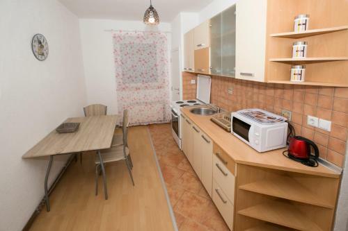 Downtown 3 Bedroom Apartment