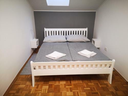 Apartment Dru?tveni Dom II