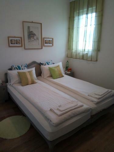 Hostal Lali? Rooms
