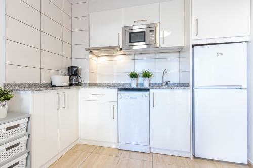 Apart-rent Apartament Av Rhode 1�