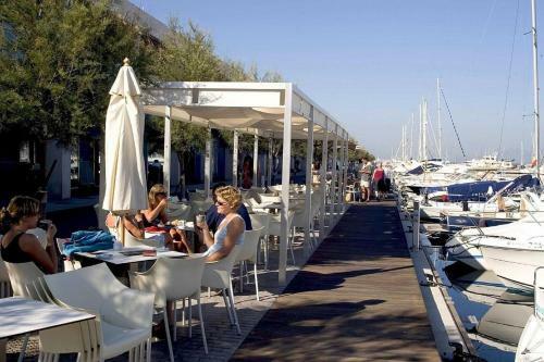 Apart-rent Apartament Av Rhode 3�
