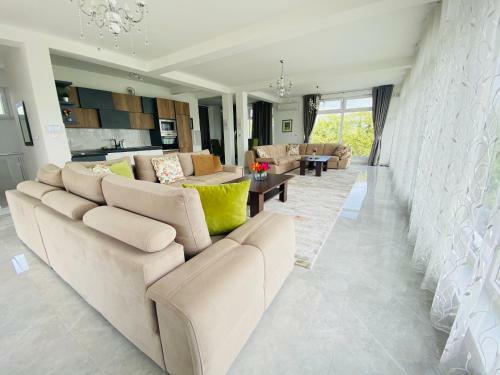 Al Qasr Luxury Villas