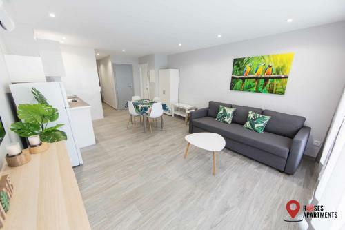 Roses Apartments Tropical Loft