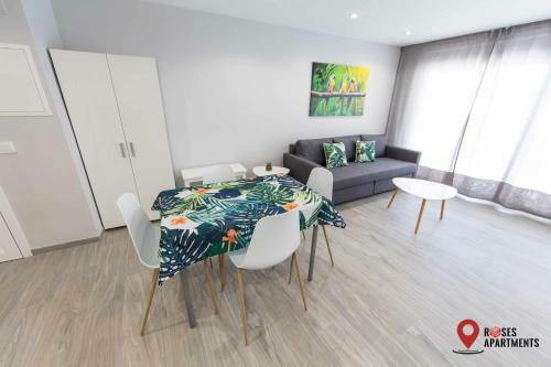 Roses Apartments Tropical Loft