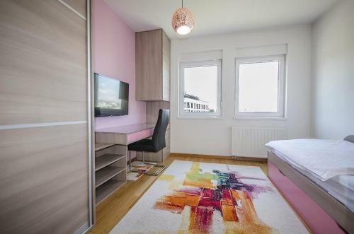 Kings View Apartment