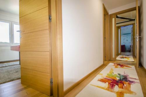Kings View Apartment