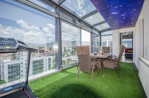 Kings View Apartment