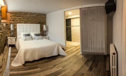 Agroturismo La Casona De Al�tiz & Bodega