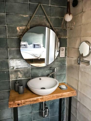 Agroturismo La Casona De Al�tiz & Bodega