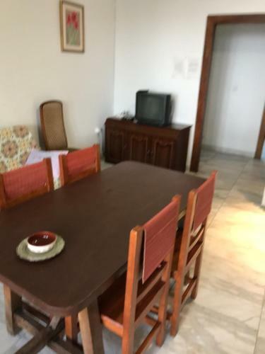 Apartamento Peque�o Conjunto Casas Adosados