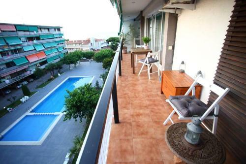 Apartment With Pool Front The Beach