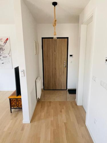 Apartment 7