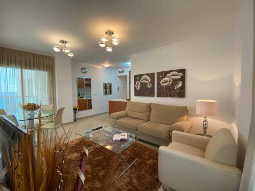 Magnificent Apartment With Stunning Sea Views