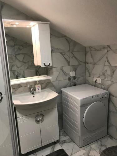 Sarajevo Airport Apartments, Saa