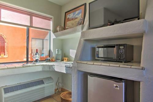 Apartamento Cave Creek Southwestern Studio With Fireplace!