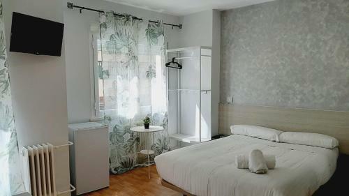 Hostal Lucia By Gaiarooms