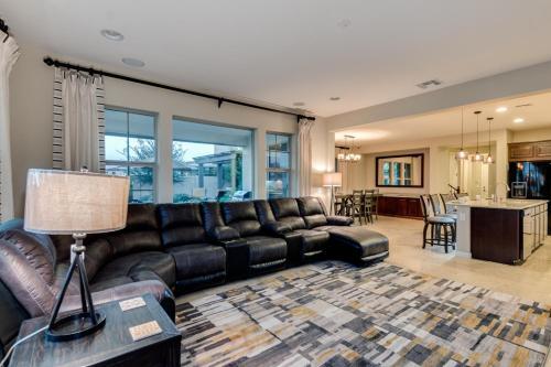 Luxurious Waterfront Oasis With Fire Pit Bbq!! Home