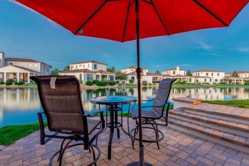 Luxurious Waterfront Oasis With Fire Pit Bbq!! Home