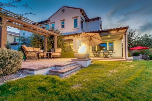 Luxurious Waterfront Oasis With Fire Pit Bbq!! Home