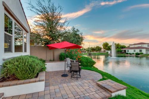 Luxurious Waterfront Oasis With Fire Pit Bbq!! Home