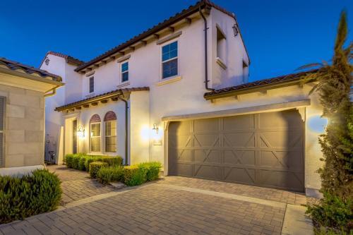 Luxurious Waterfront Oasis With Fire Pit Bbq!! Home