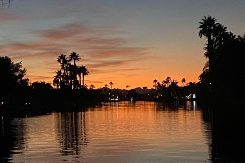 Lakefront Chandler House With Backyard Oasis!