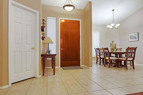 Crescent - Stunning Lake View With Pool, Bbq And Sunsets